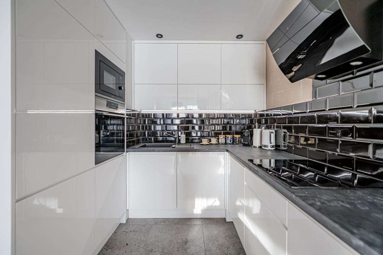 Apartment 24H With Free Garage And Ac Jagielly 5 Вроцлав Экстерьер фото