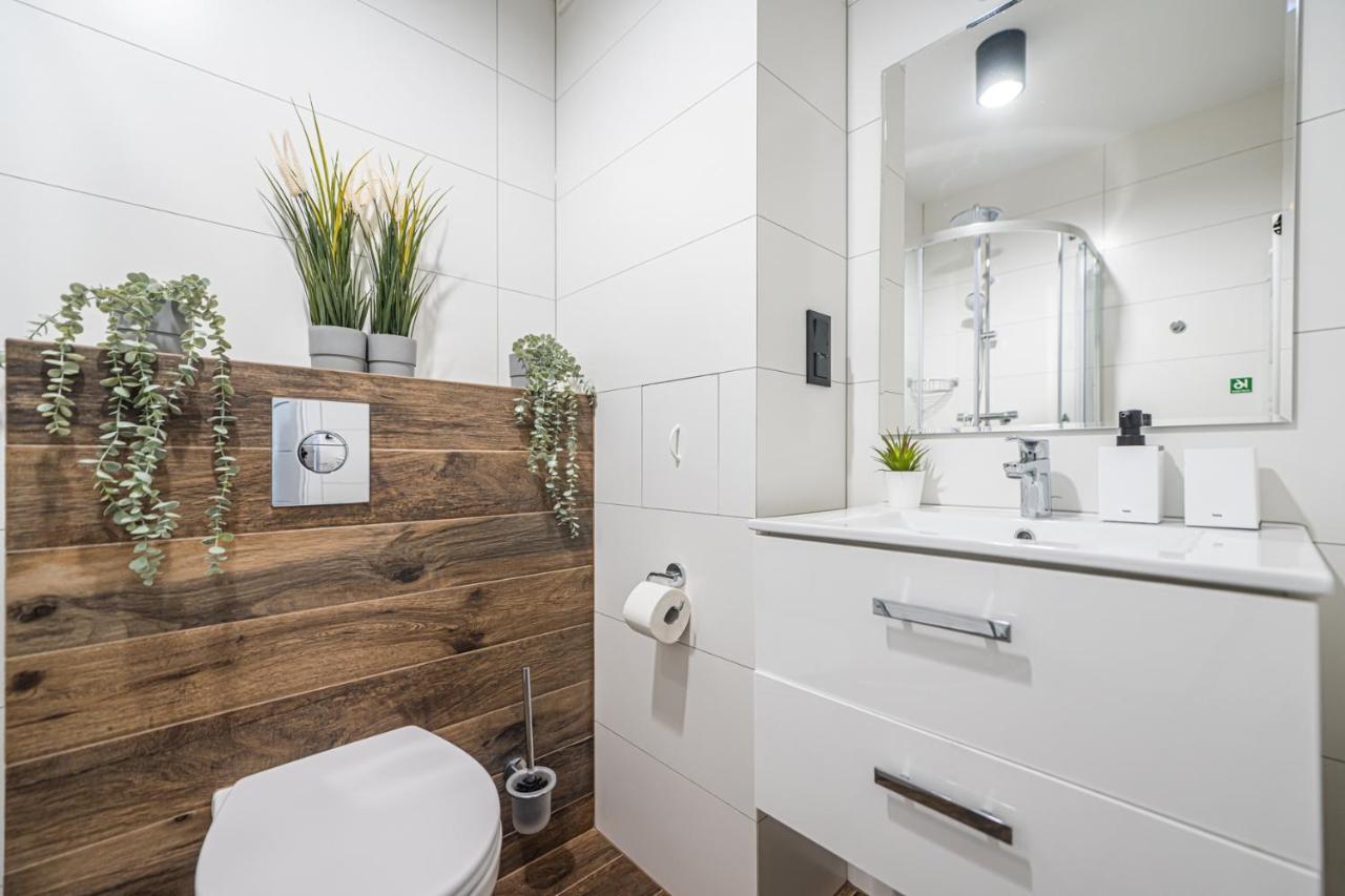 Apartment 24H With Free Garage And Ac Jagielly 5 Вроцлав Экстерьер фото